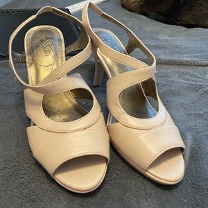 Cross Strap slings from LifeStride